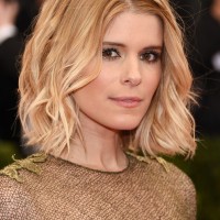 Latest Popular Short Wavy Hairstyle for Women From Kate Mara