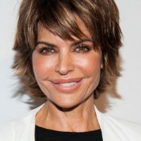 Lisa Rinna Layered Razor Cut for Women Over 40