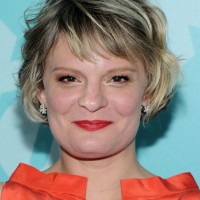 Martha Plimpton Short Wavy Hairstyle for Women Over 40