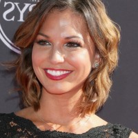 Melissa Rycroft Short Ombre Wavy Hairstyle for Round Faces