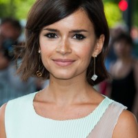 Miroslava Duma Layered Side Parted Short Haircut with Side Swept Bangs