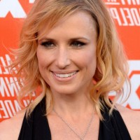 Shawnee Smith Chic Mid Length Hairstyle for Thin Hair