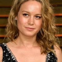 Simple Easy Daily Medium Wavy Hairstyle from Brie Larson