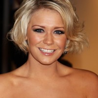 Suzanne Shaw Chic Length Wavy Bob Haircut for Oval Faces
