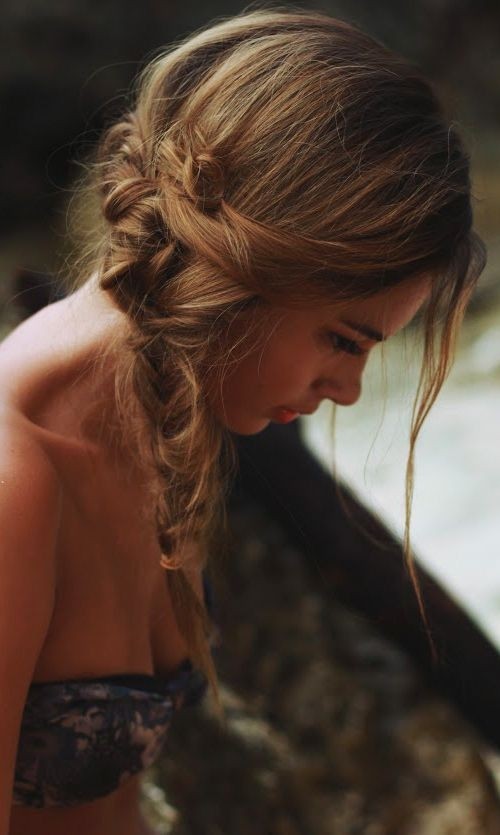 Fancy Hairstyles: Messy Fishtail Side Braid for Summer