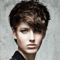 Edgy Chic Messy Straight Haircut for Woman