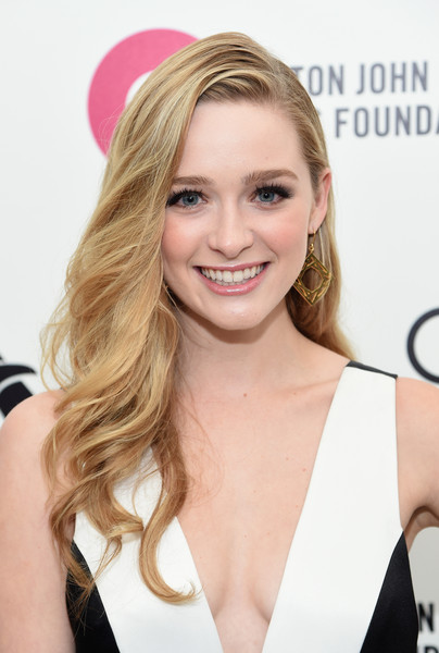 Greer Grammer Side-parted Blonde Long Curls