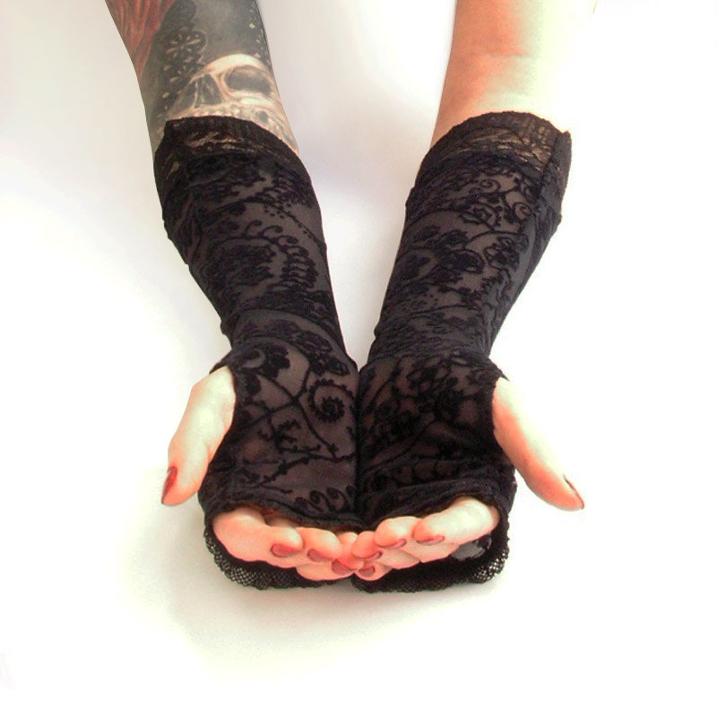 Lace (fingerless) gloves Styles Weekly