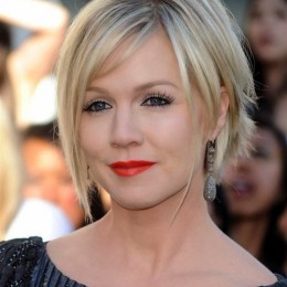 Pretty Blonde Bob with Long Fringe