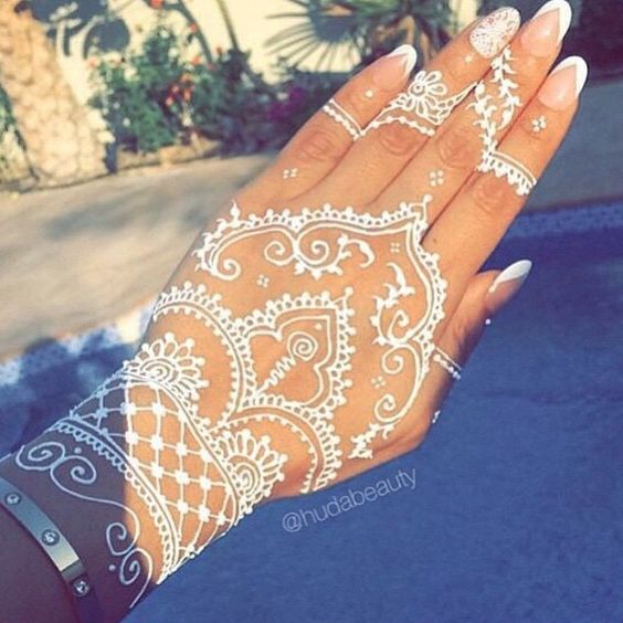 15 Breathtaking Henna Tattoo Designs You Will Love Styles Weekly