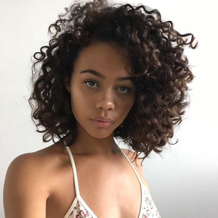 25 Lively Short Haircuts for Curly Hair - Short Wavy Curly Hairstyle