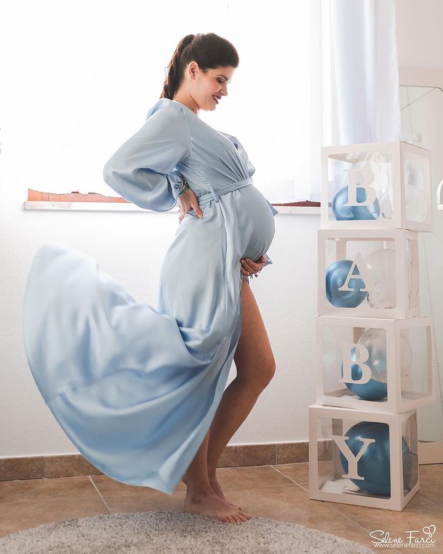 Coolest Maternity Photoshoot Outfit Ideas