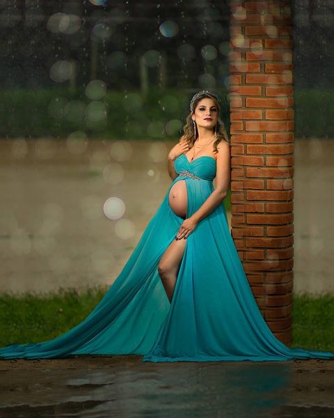 Coolest Maternity Photoshoot Outfit Ideas